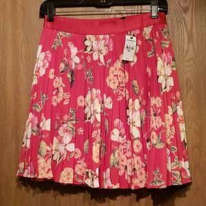 Express pleated floral skirt